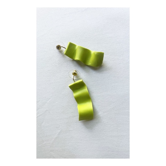 HANDMADE | SQUIGGLE EARRINGS - Picture 3 of 7